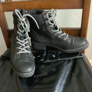 Universal Thread Black Combat Boots with Gray Laces